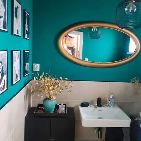 Stylish House Close To Bratislava בית נופש סנץ